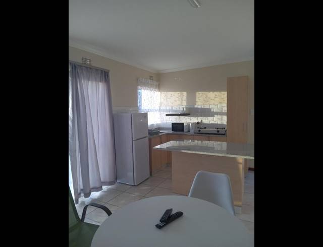 6 BEDROOM PROPERTY TO RENT IN BLUFF